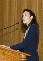 Carolyn Grow Dailey addresses faculty, staff and students after receiving the 2008 Administrator of the Year Award.